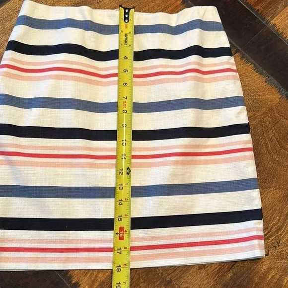 Ann Taylor cute striped skirt - Picture 4 of 5